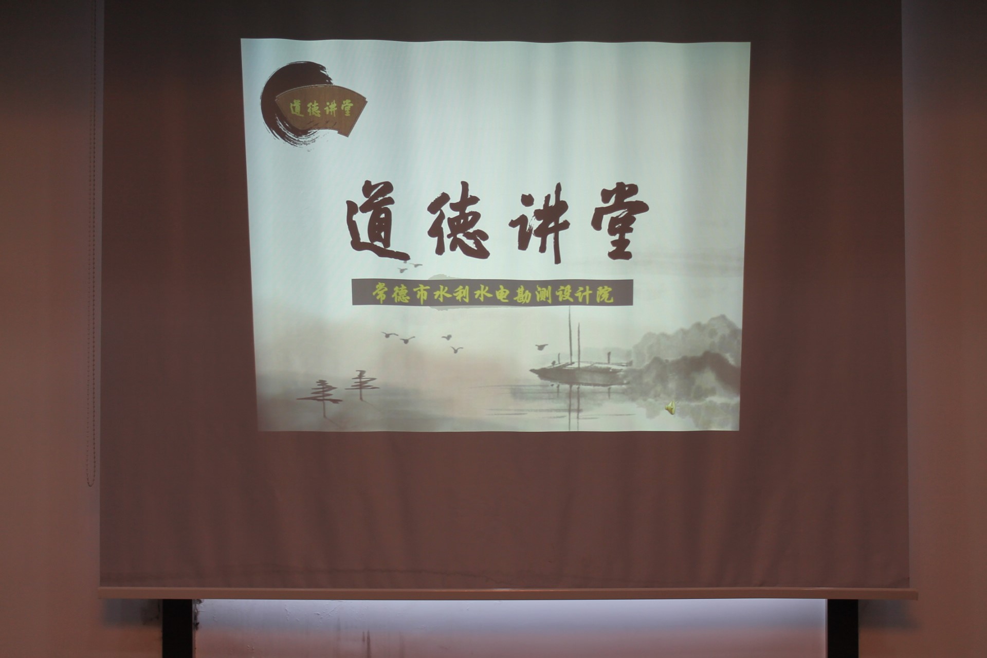 4a1f2b85-8073-4dde-bf2f-d7ddc241a586.jpg