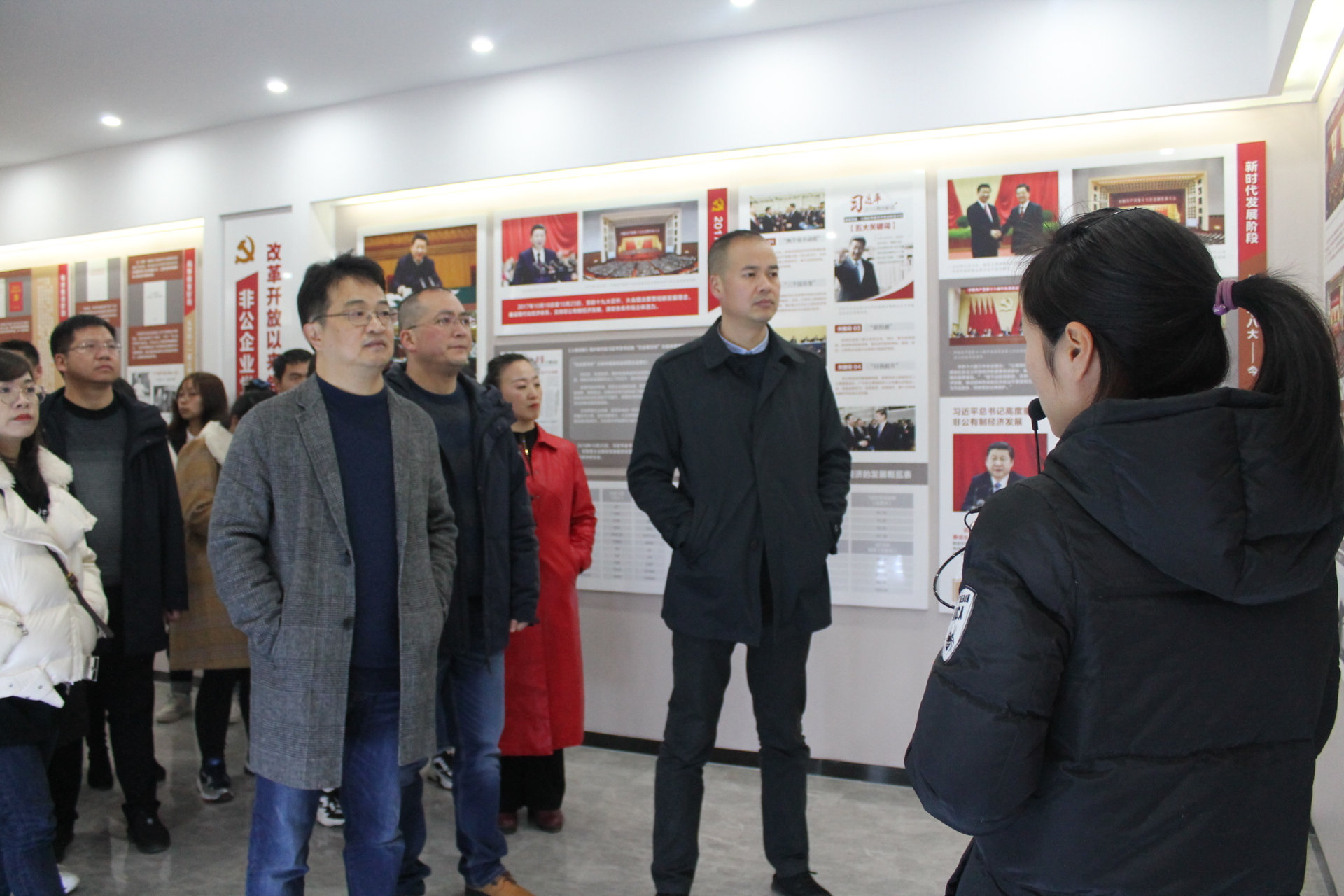 参观非公企业党建展示馆.JPG
