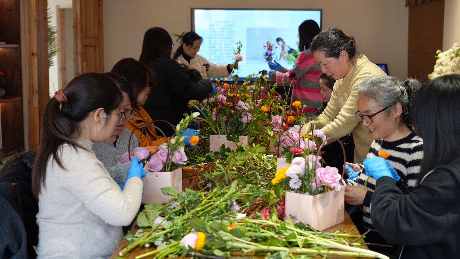 学习插花.jpg